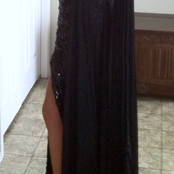 Tony Bowls Shoulder Sash Black Sparkly Maxi Evening dress; US women's size 6 - Picture 8 of 15